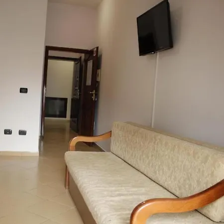 فندق Hotel Shqiponja A&A Shëngjin