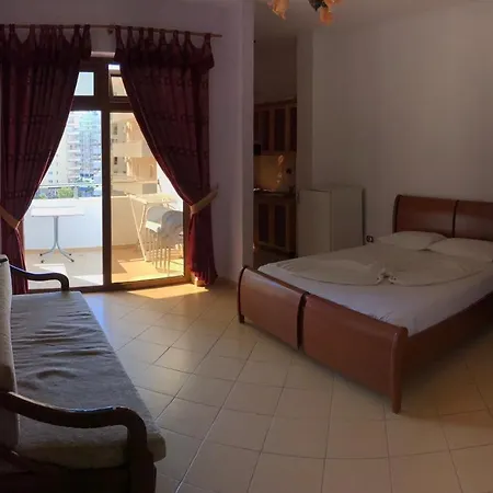 Hotel Shqiponja A&A فندق *